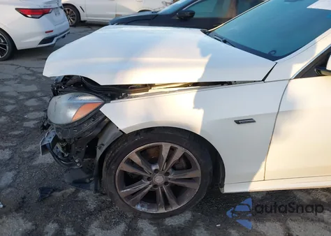 2014 Mercedes-Benz E 350 z USA, uszkodzony, nr VIN WDDHF5KB6EA928304